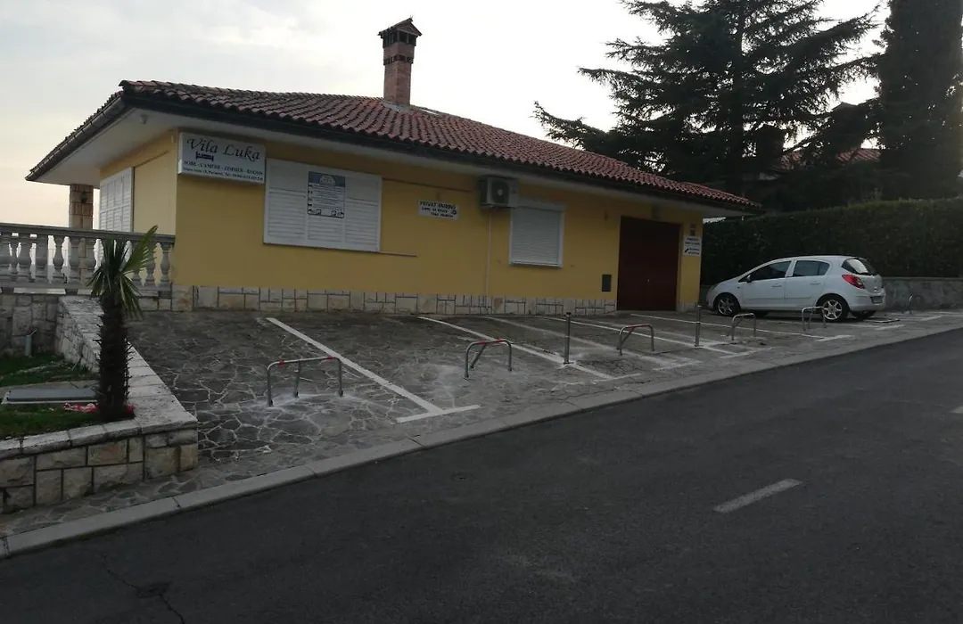 Guest House Vila Luka-1